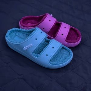 CROCS Fuzzy sandals pink and blue